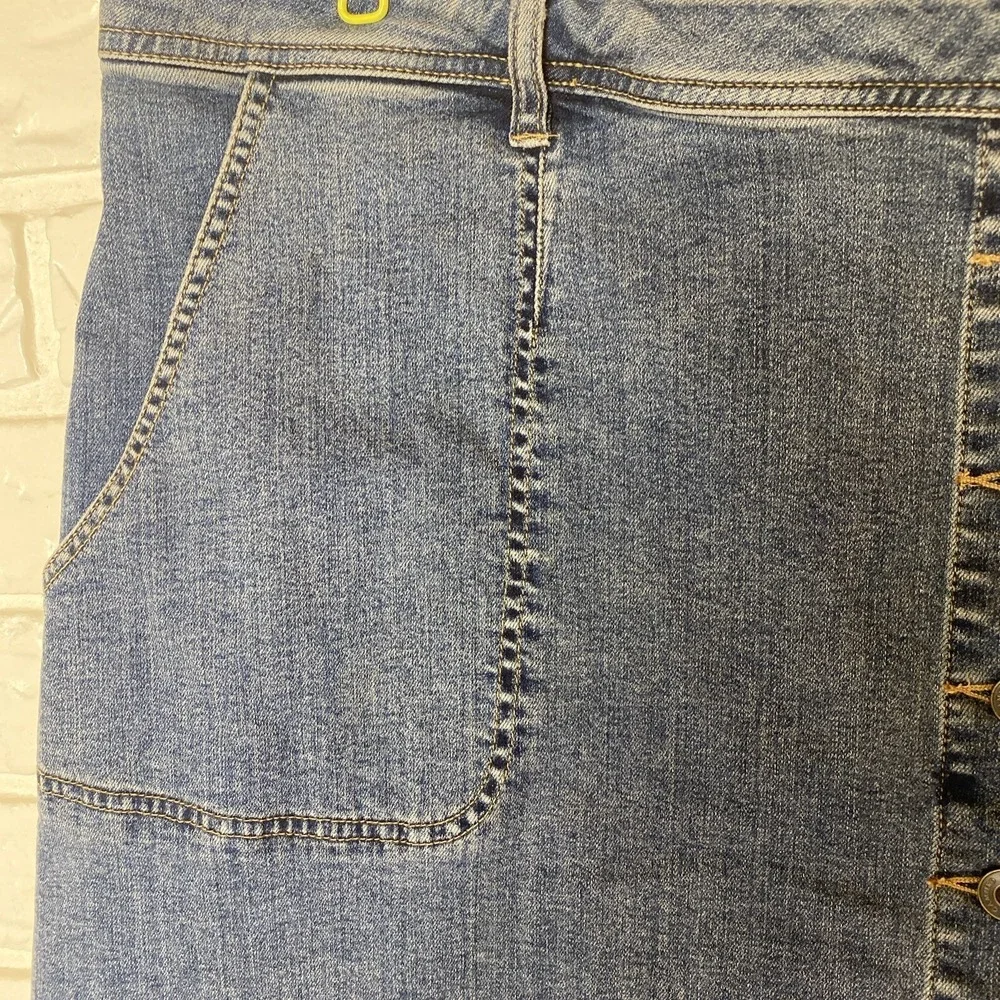 Two‎ By Vince Camuto Denim Skirt Women's Size 24W Med Wash Button Up Pockets